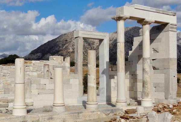 naxos tours